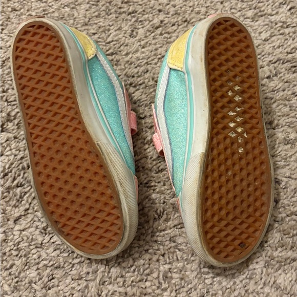 Vans - Picture 5 of 5